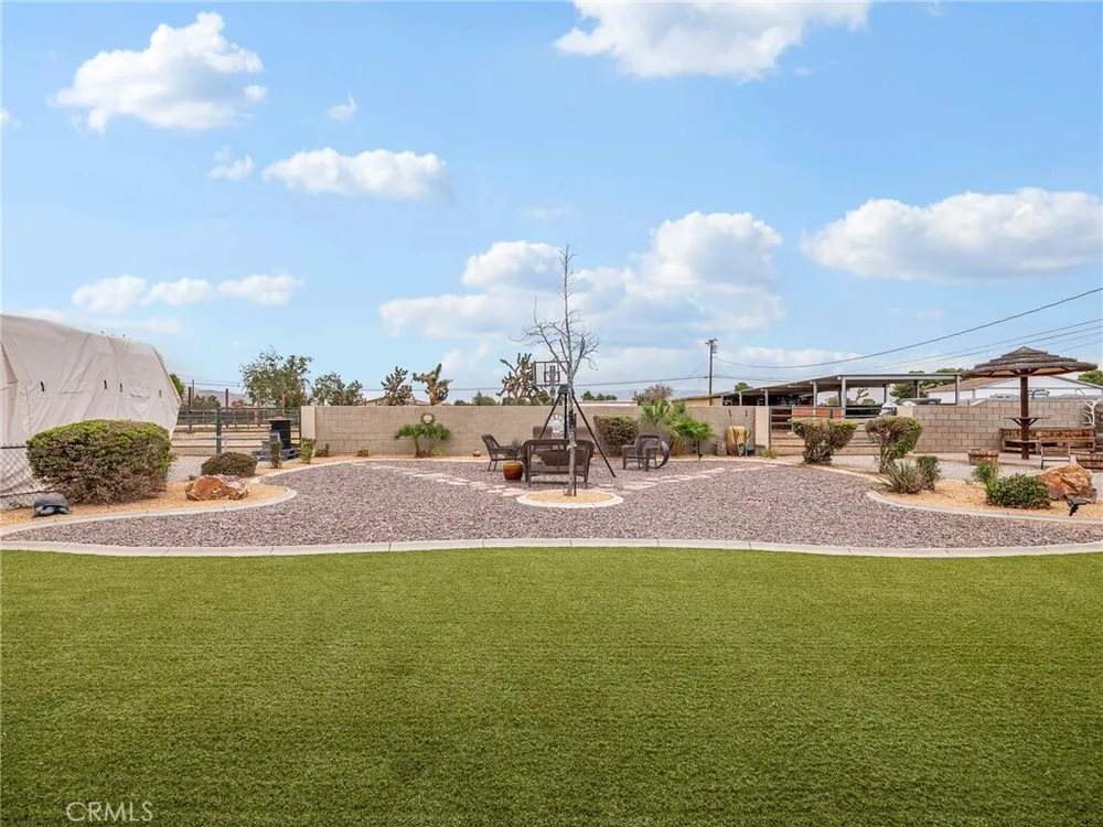 13991 Jicarilla Rd, Apple Valley, CA 92307