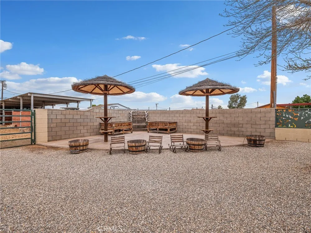 13991 Jicarilla Rd, Apple Valley, CA 92307