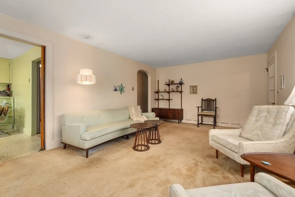 25 Spruce St, Milton, MA 02186