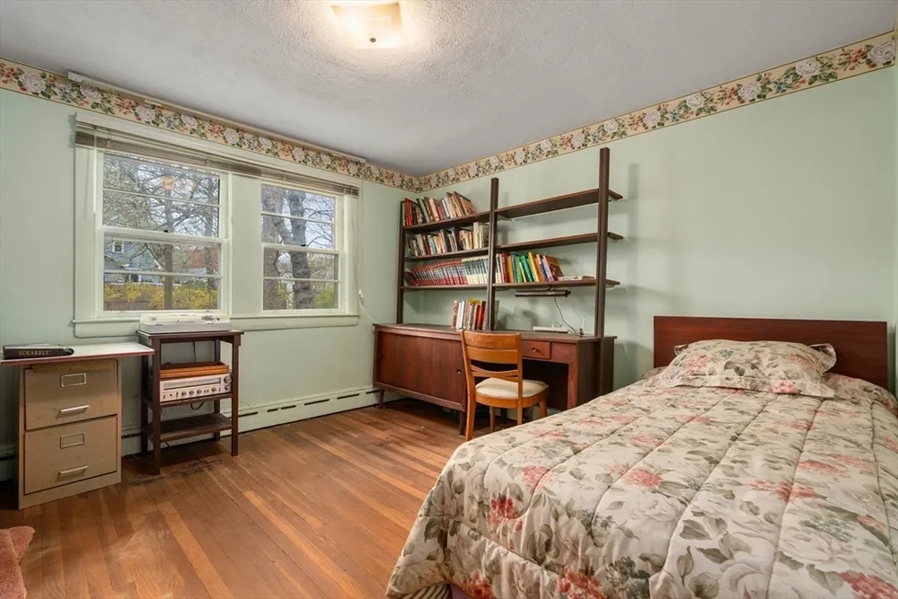 25 Spruce St, Milton, MA 02186