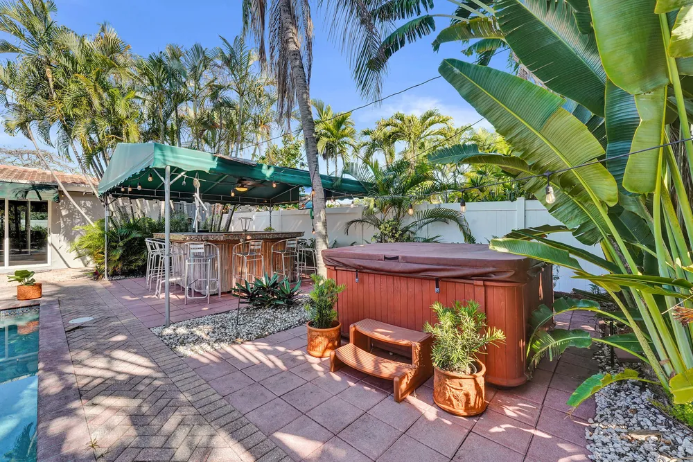 1036 NE 9th Ave, Fort Lauderdale, FL 33304