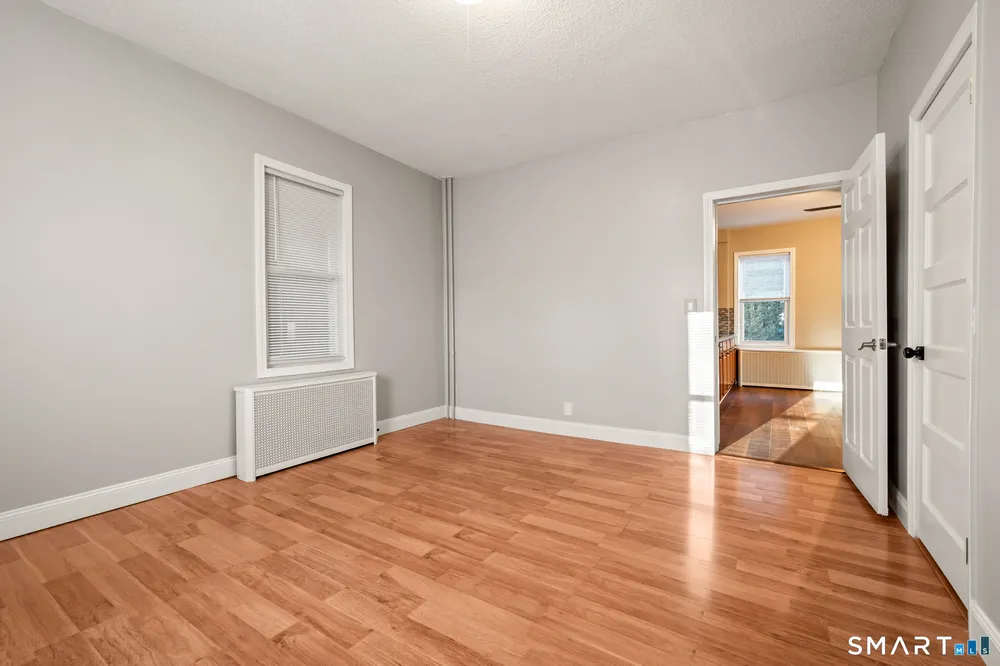 33 Hillhurst Ave, New Britain, CT 06053