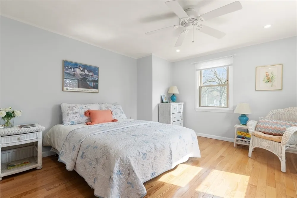 105 Greenmeadow Dr, Tewksbury, MA 01876