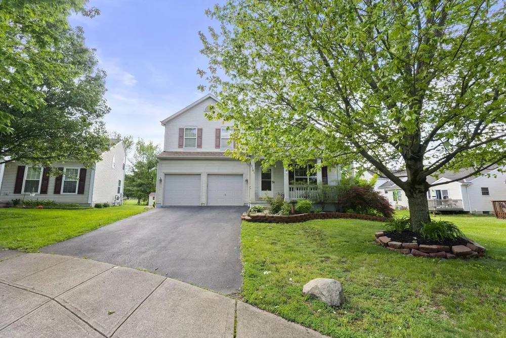 2181 Dry Ridge Ct, Grove City, OH 43123