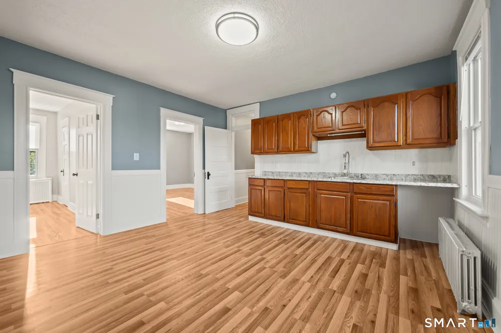 33 Hillhurst Ave, New Britain, CT 06053