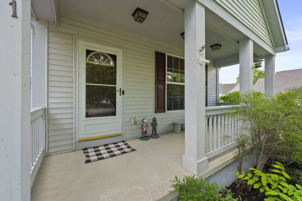 2181 Dry Ridge Ct, Grove City, OH 43123