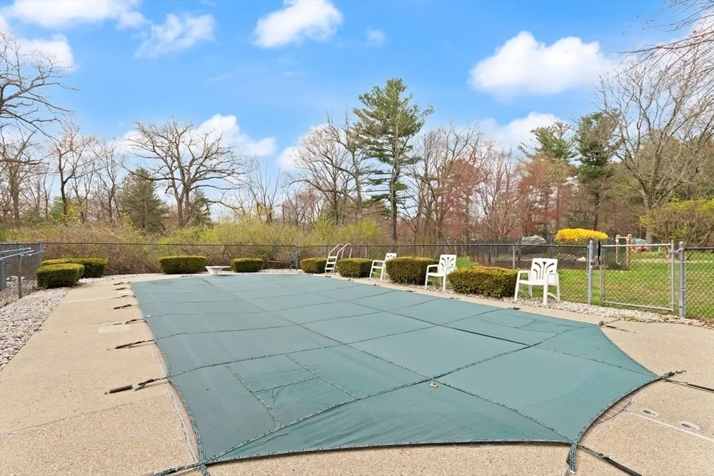 105 Greenmeadow Dr, Tewksbury, MA 01876