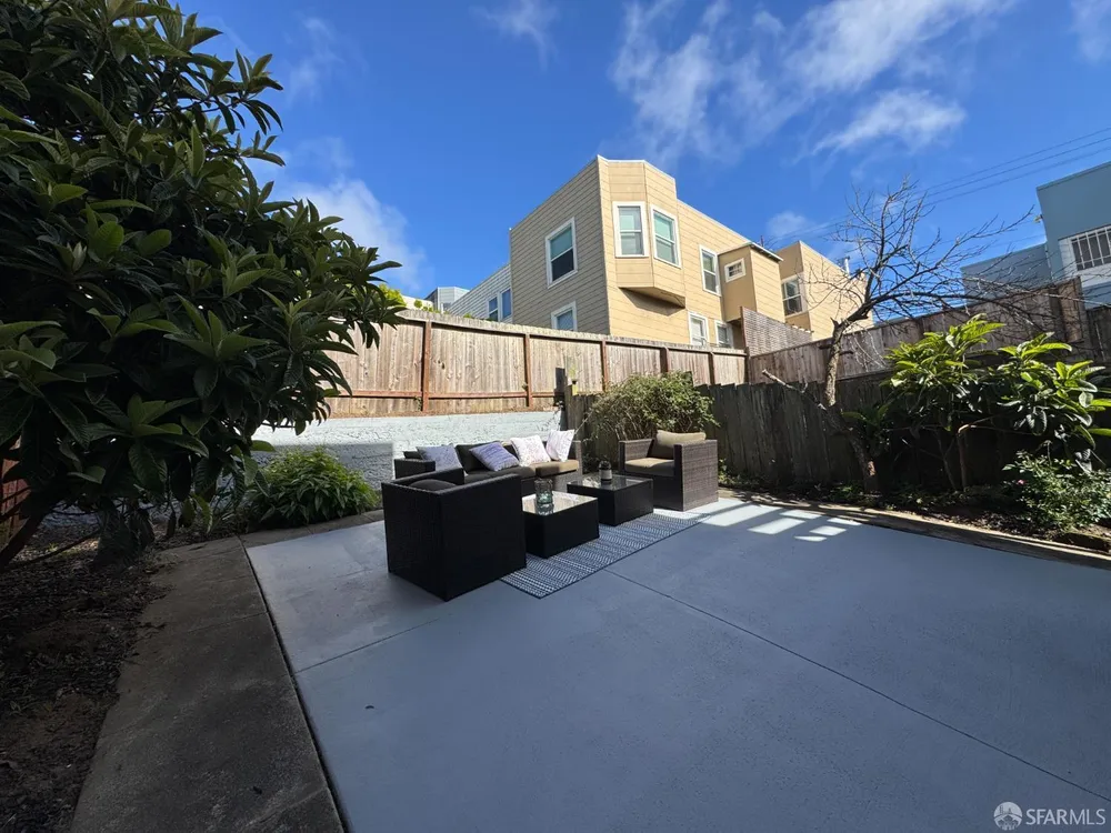 1482-1484 18th Ave, San Francisco, CA 94122