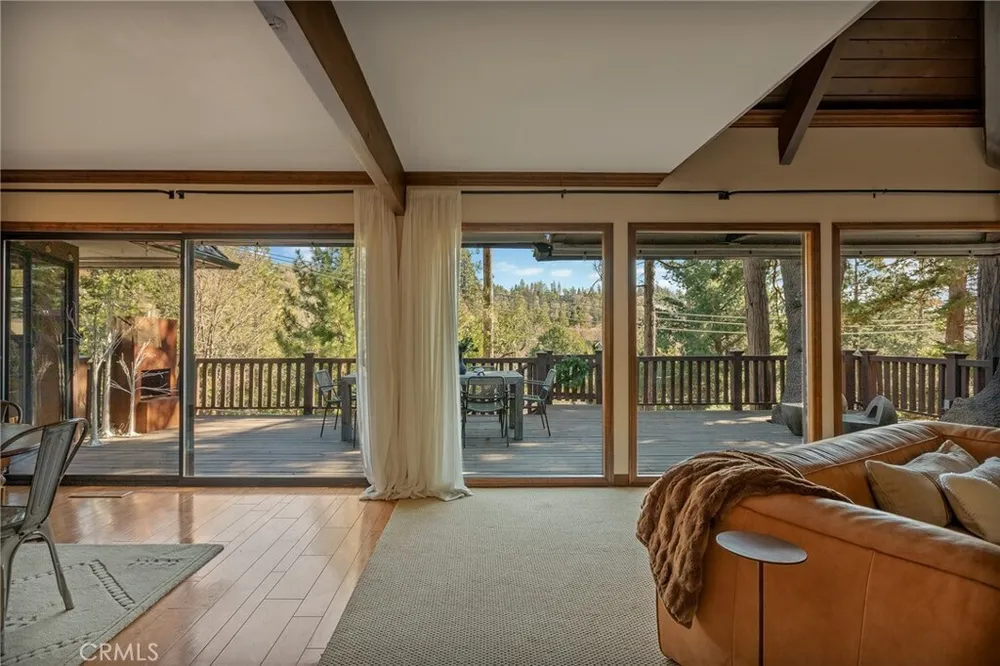 27538 W Shore Rd, Lake Arrowhead, CA 92352