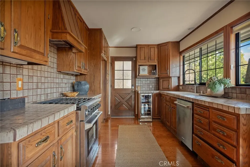 27538 W Shore Rd, Lake Arrowhead, CA 92352