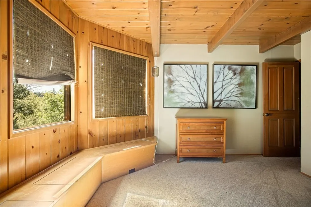 109 Old Toll Rd, Blue Jay, CA 92317