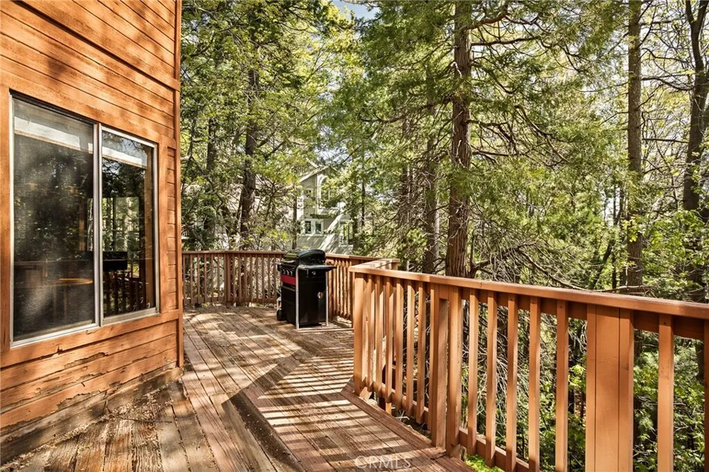 109 Old Toll Rd, Blue Jay, CA 92317