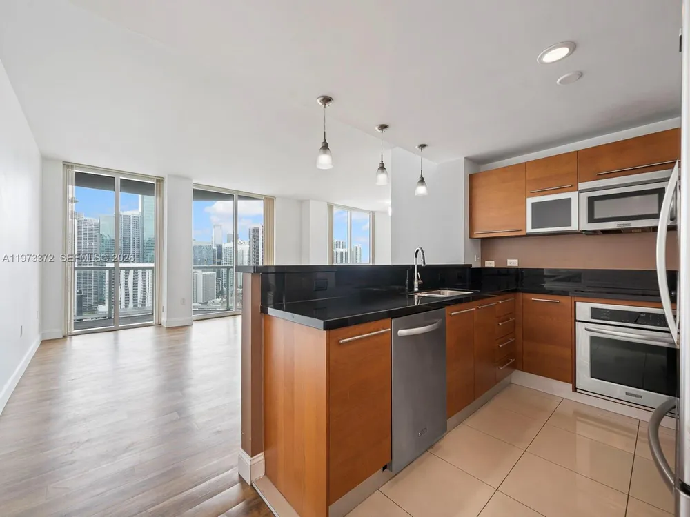 253 NE 2nd St, Miami, FL 33132