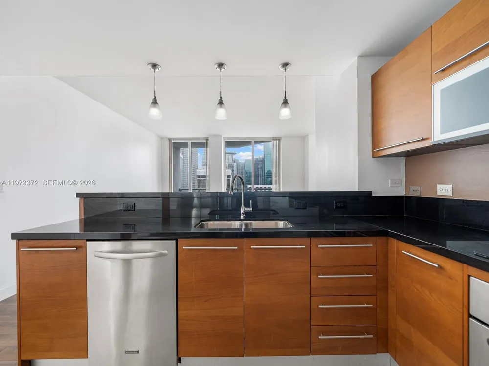 253 NE 2nd St, Miami, FL 33132