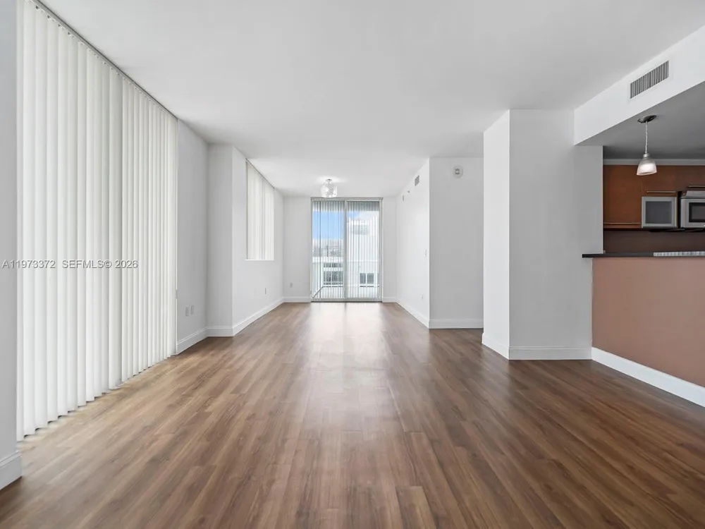 253 NE 2nd St, Miami, FL 33132