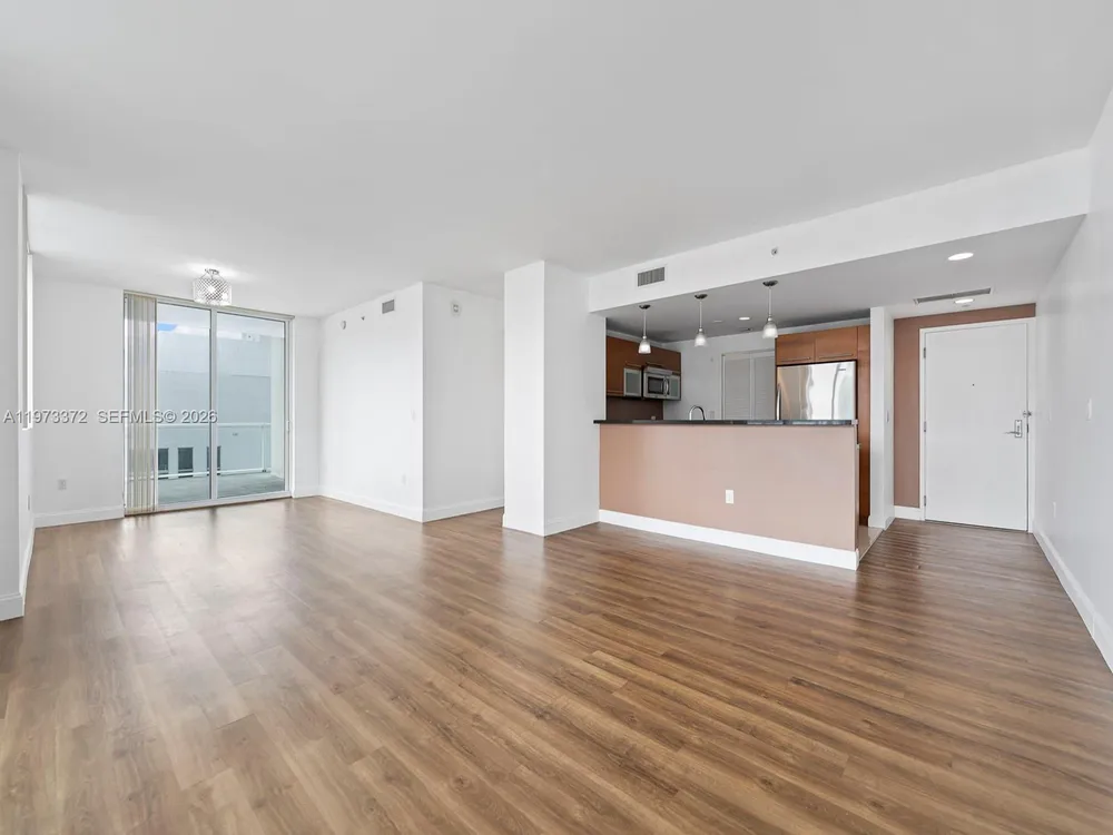 253 NE 2nd St, Miami, FL 33132