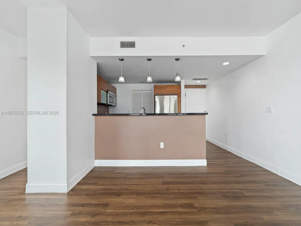 253 NE 2nd St, Miami, FL 33132