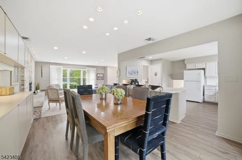 50 Knollwood Dr, Livingston, NJ 07039