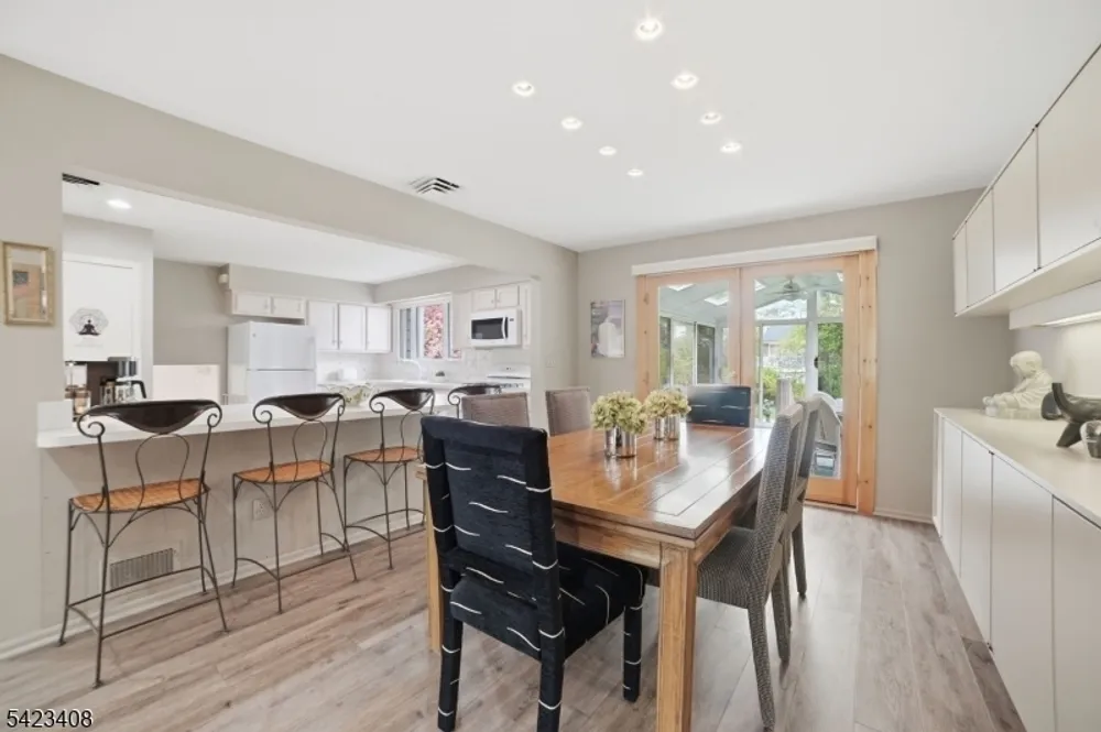 50 Knollwood Dr, Livingston, NJ 07039