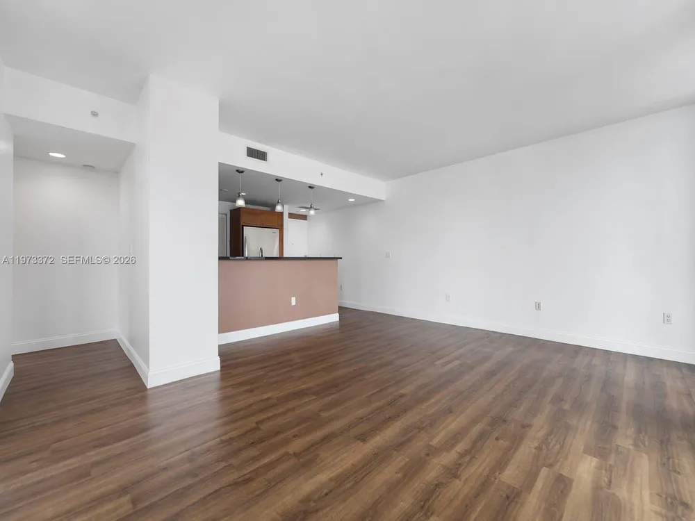 253 NE 2nd St, Miami, FL 33132