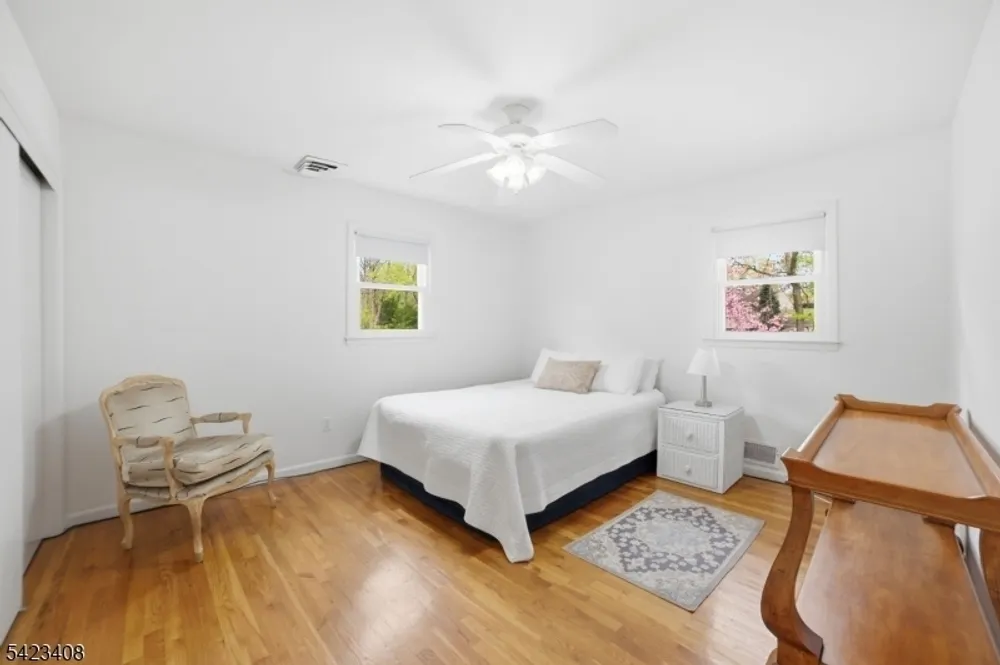 50 Knollwood Dr, Livingston, NJ 07039