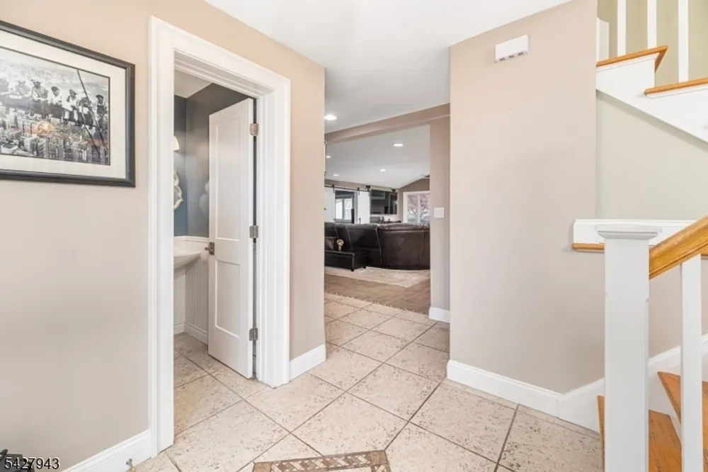 19 Harwood Pl, Wayne, NJ 07470