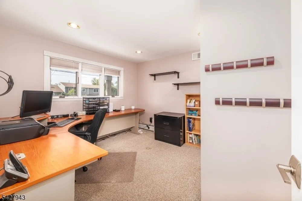 19 Harwood Pl, Wayne, NJ 07470