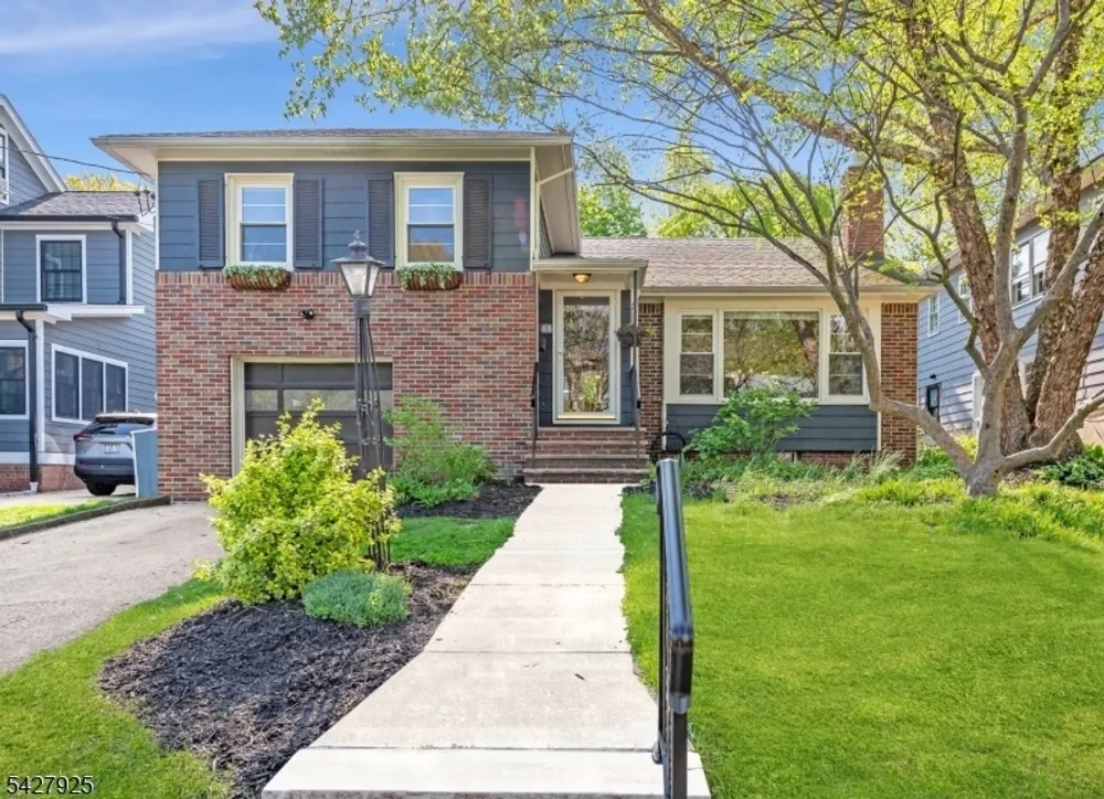 32 Yale St, Maplewood, NJ 07040