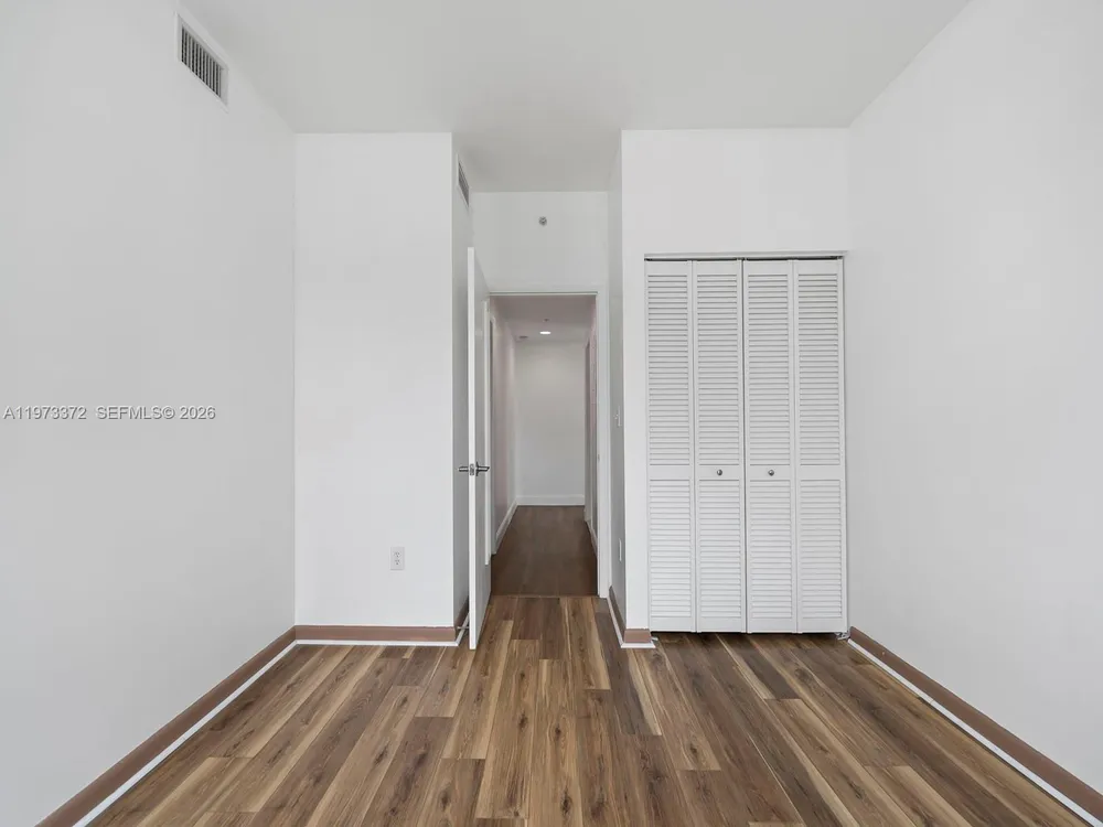 253 NE 2nd St, Miami, FL 33132