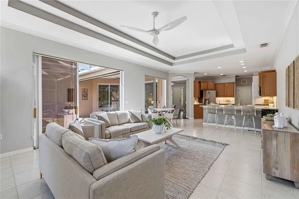 7918 Edmonston Circle, Bradenton, FL 34201