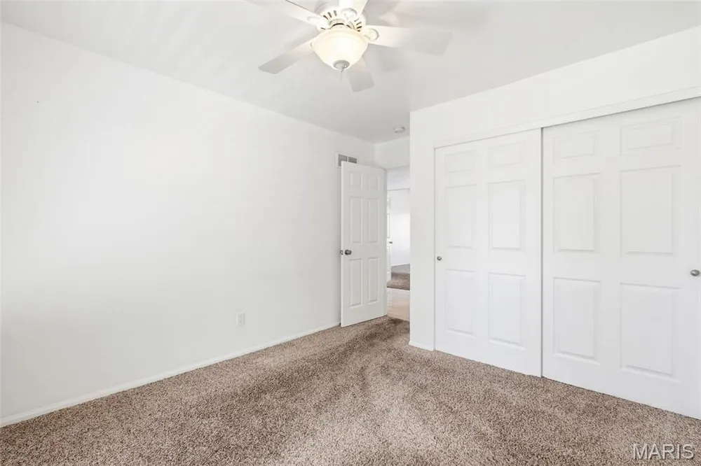 1455 Norwood Hills Dr, O'Fallon, MO 63366