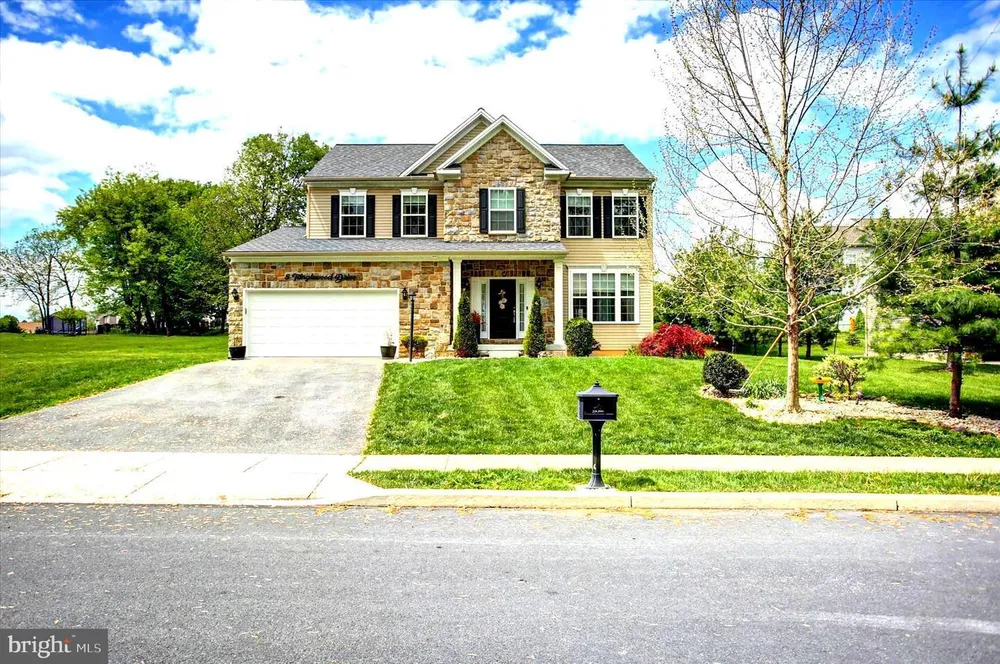 8 Tanglewood Dr, Mechanicsburg, PA 17050