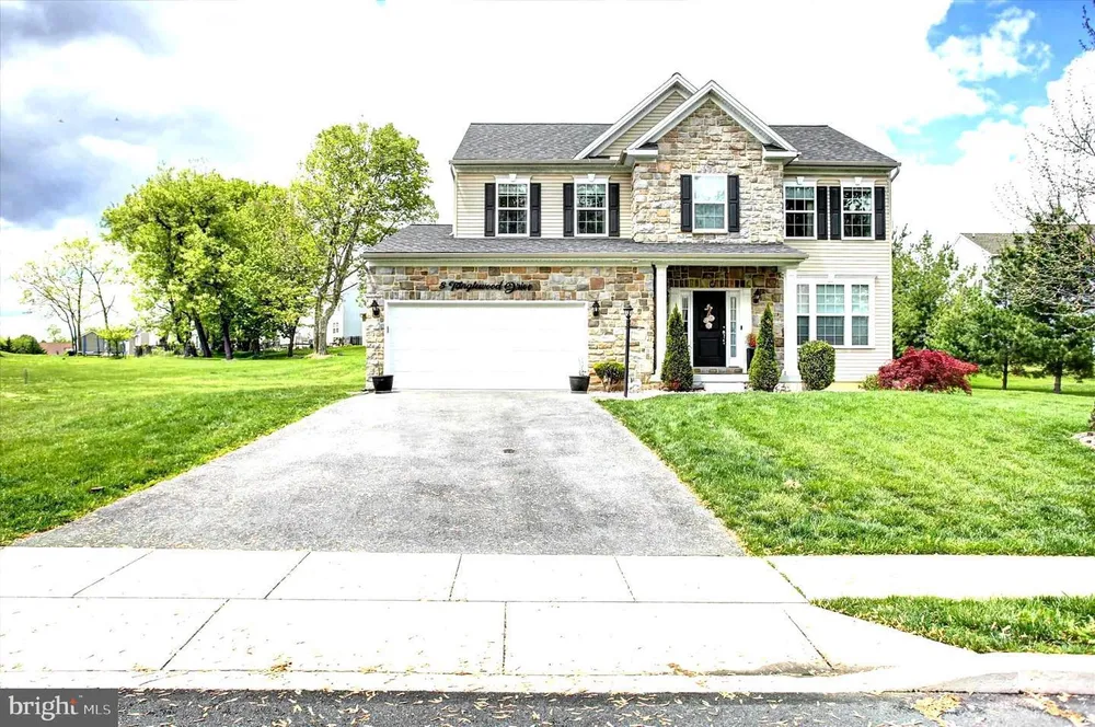 8 Tanglewood Dr, Mechanicsburg, PA 17050