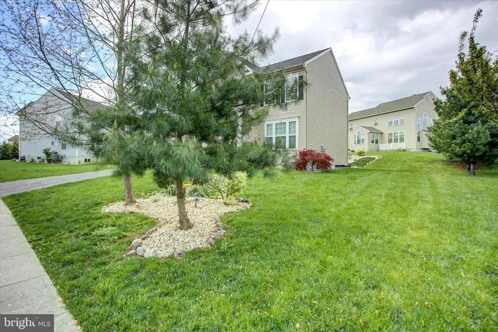8 Tanglewood Dr, Mechanicsburg, PA 17050