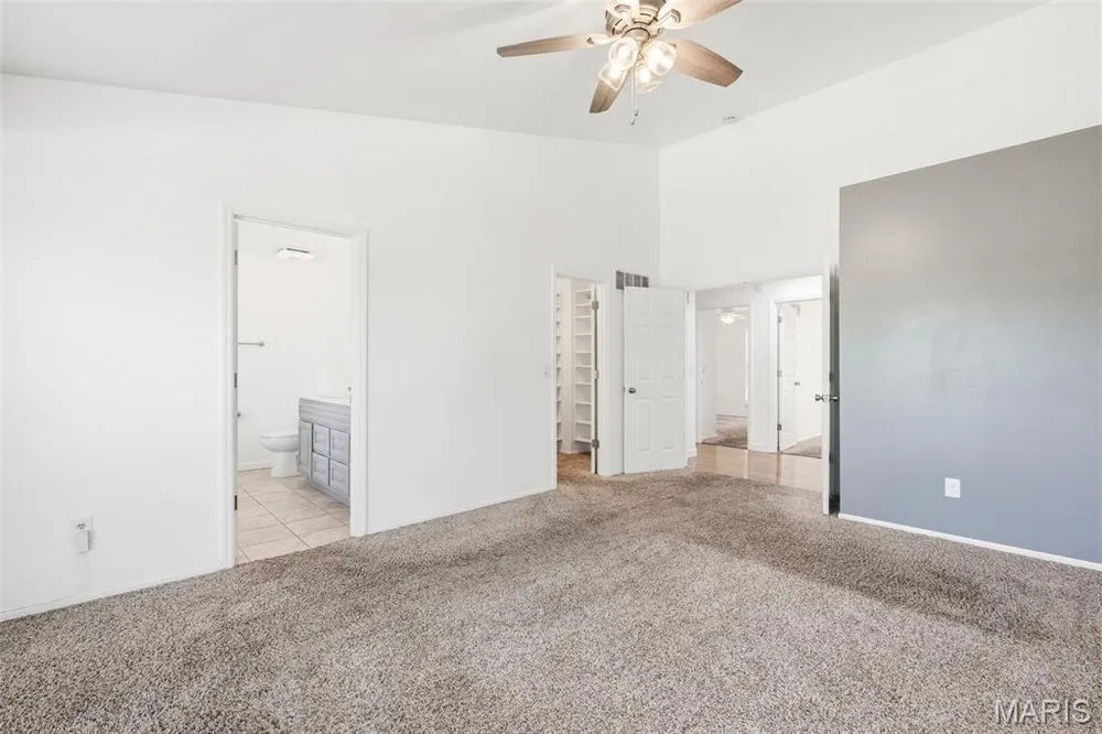 1455 Norwood Hills Dr, O'Fallon, MO 63366