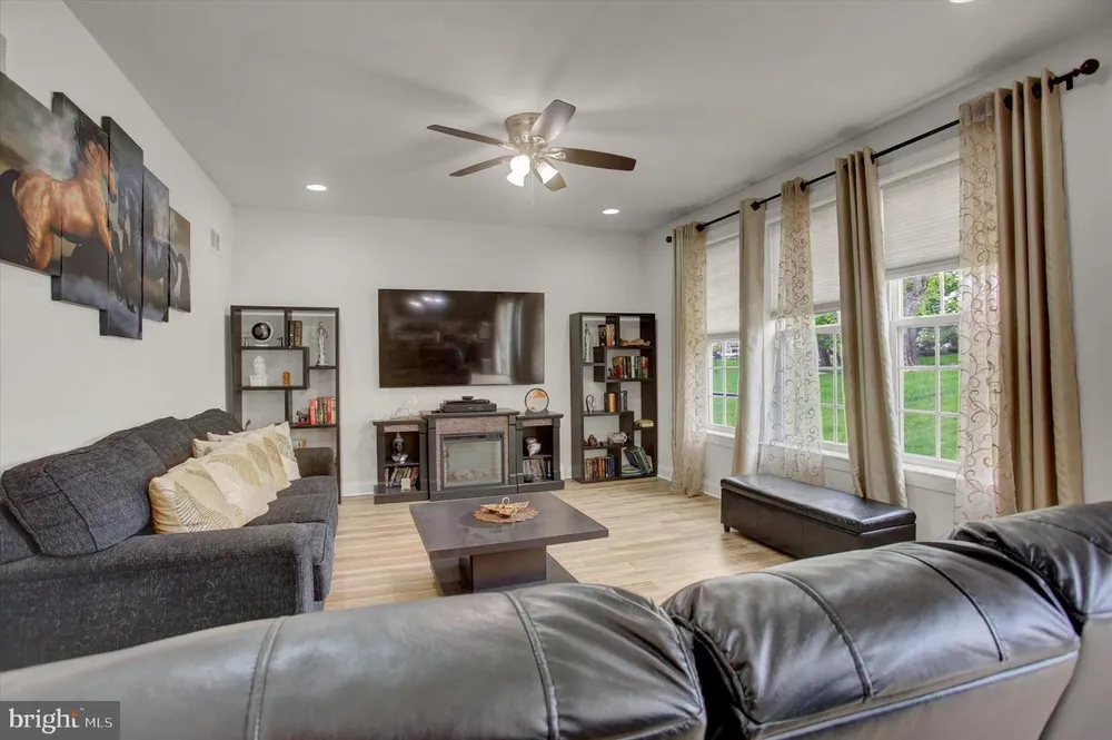 8 Tanglewood Dr, Mechanicsburg, PA 17050