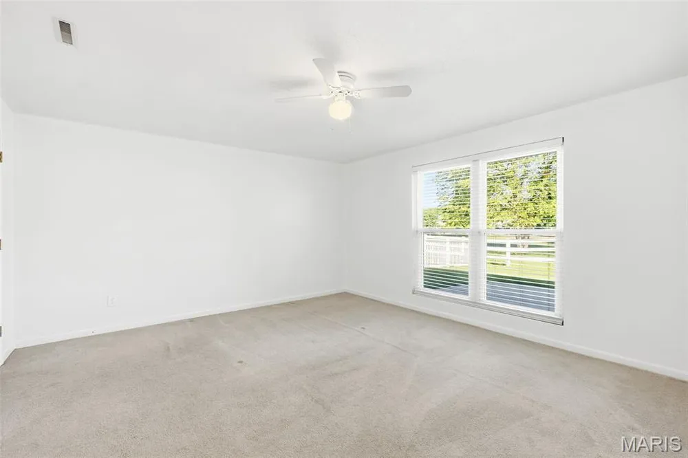 1455 Norwood Hills Dr, O'Fallon, MO 63366