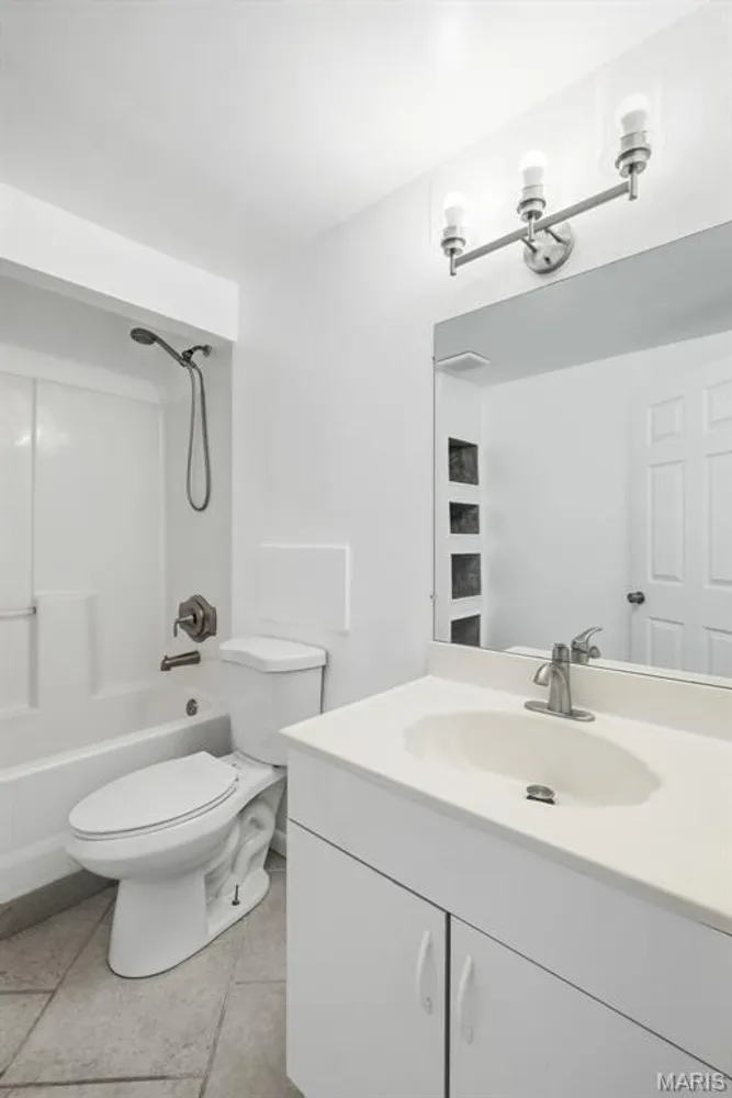 1455 Norwood Hills Dr, O'Fallon, MO 63366