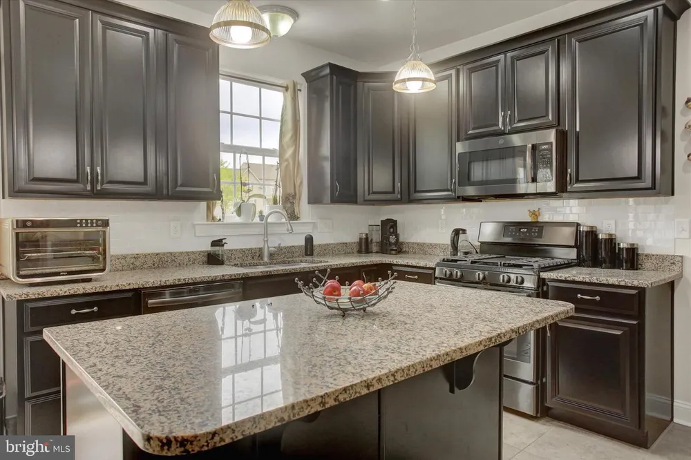 8 Tanglewood Dr, Mechanicsburg, PA 17050