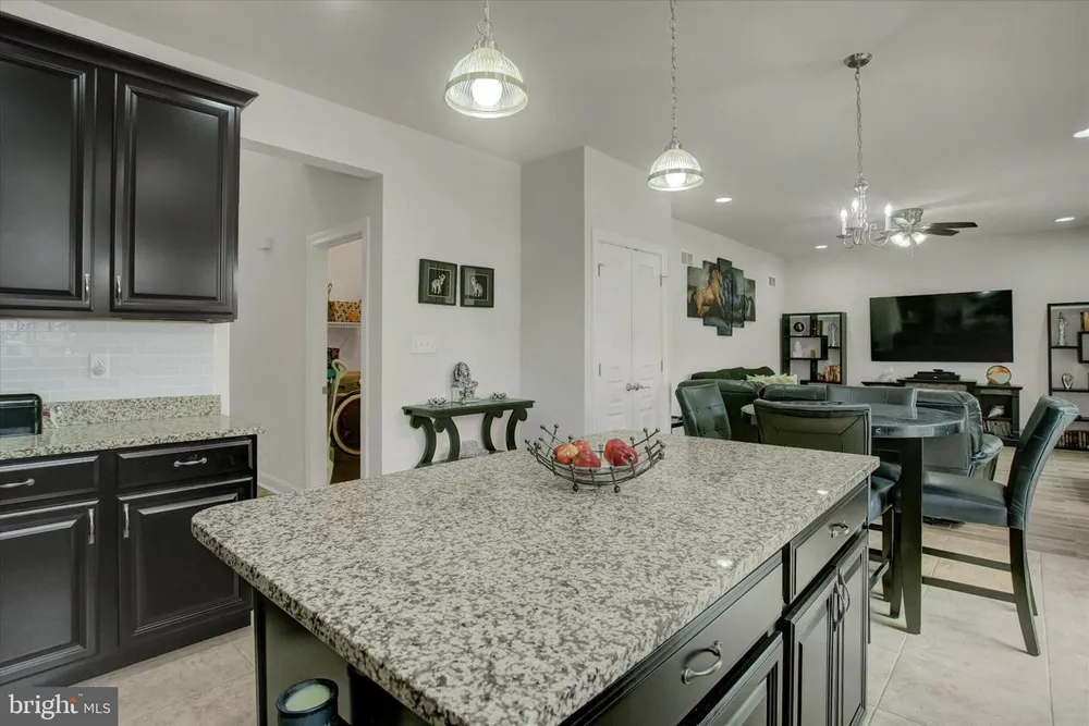 8 Tanglewood Dr, Mechanicsburg, PA 17050