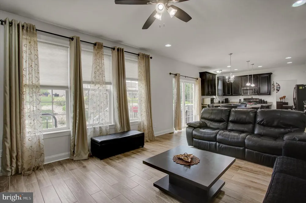 8 Tanglewood Dr, Mechanicsburg, PA 17050
