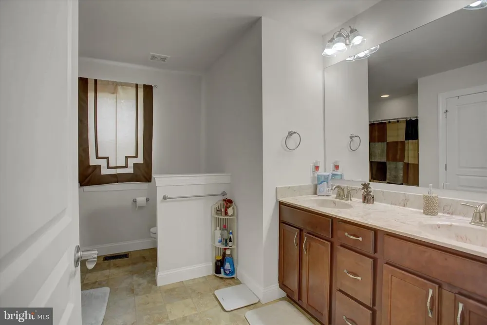 8 Tanglewood Dr, Mechanicsburg, PA 17050
