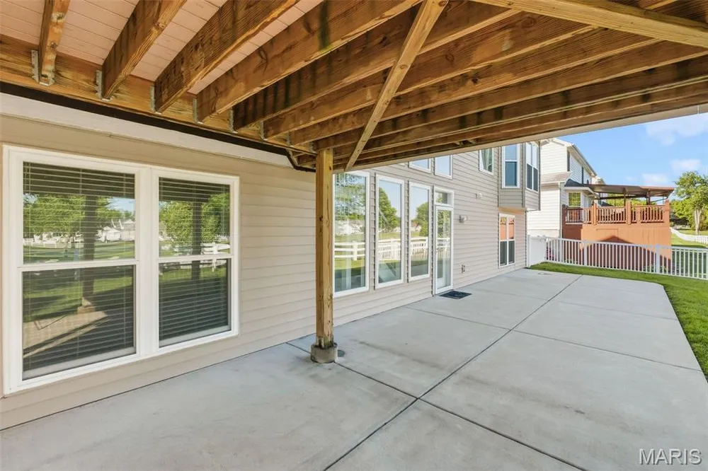 1455 Norwood Hills Dr, O'Fallon, MO 63366