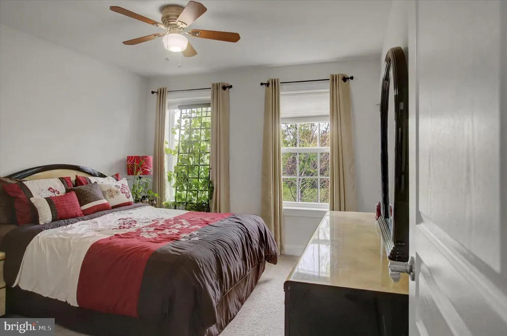 8 Tanglewood Dr, Mechanicsburg, PA 17050