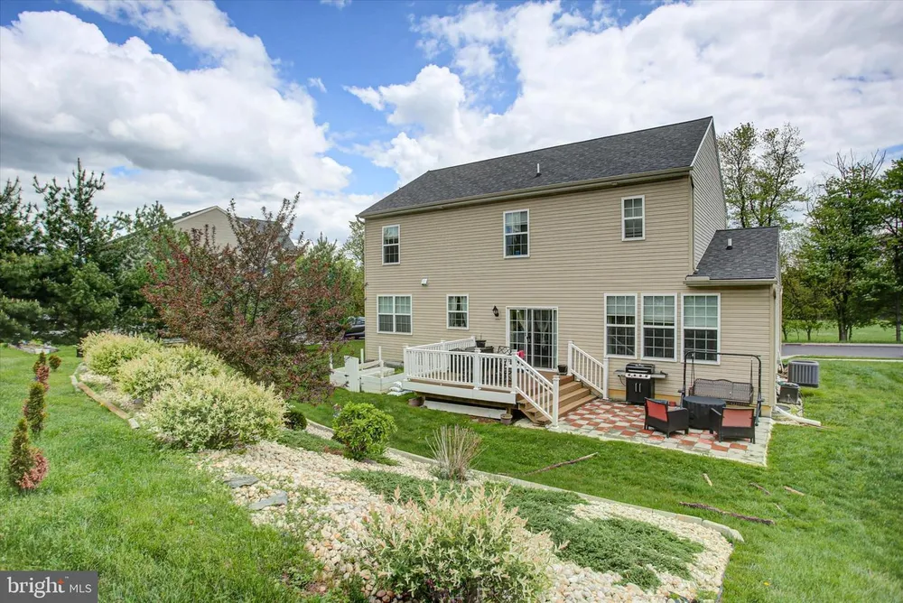 8 Tanglewood Dr, Mechanicsburg, PA 17050