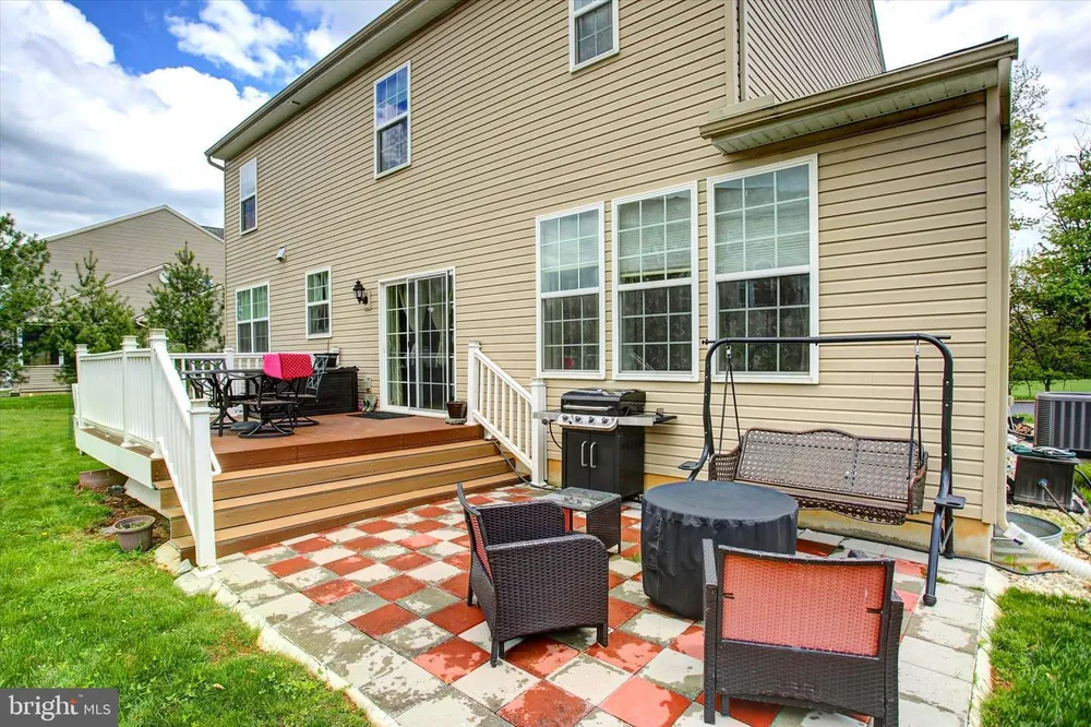8 Tanglewood Dr, Mechanicsburg, PA 17050
