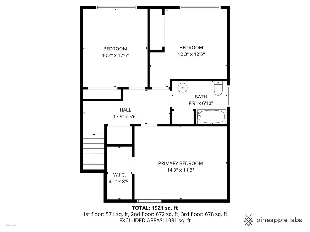 621 Newport Ave, Westmont, IL 60559