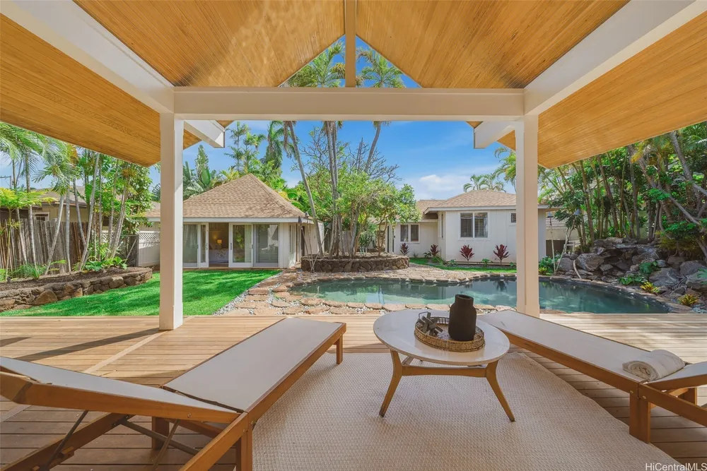 814 Kealaolu Ave, Honolulu, HI 96816