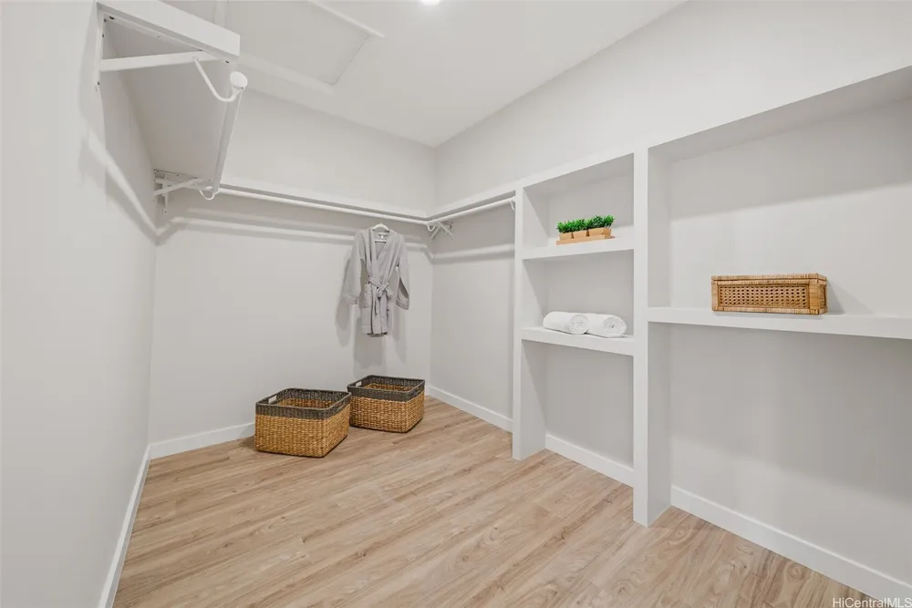 814 Kealaolu Ave, Honolulu, HI 96816
