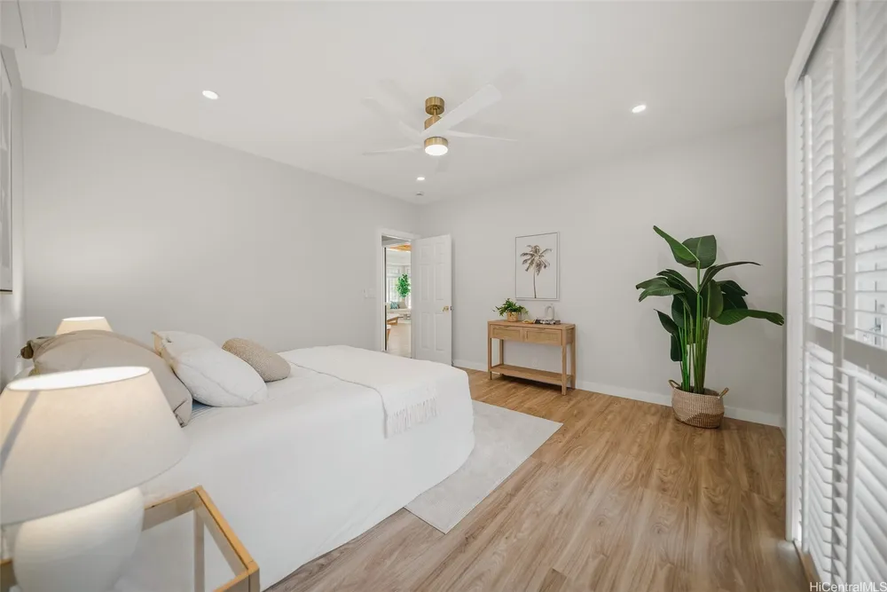 814 Kealaolu Ave, Honolulu, HI 96816